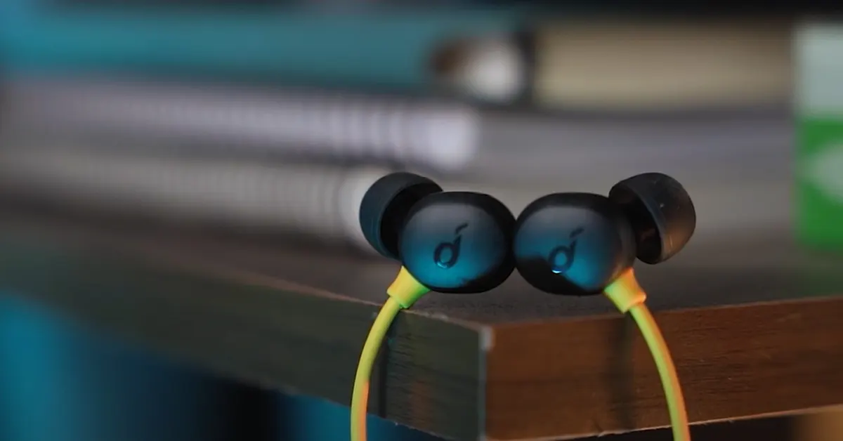 Anker Soundcore R500